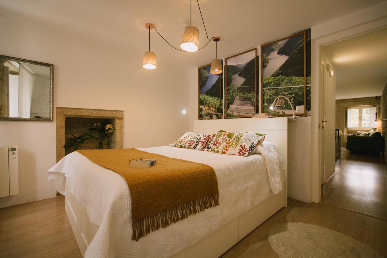 Roompedra Apartamentos Turisticos ซานติอาโก เด กอมโปสเตลา ภายนอก รูปภาพ