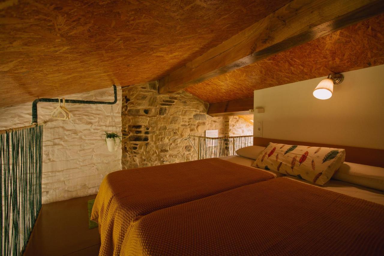 Roompedra Apartamentos Turisticos ซานติอาโก เด กอมโปสเตลา ภายนอก รูปภาพ