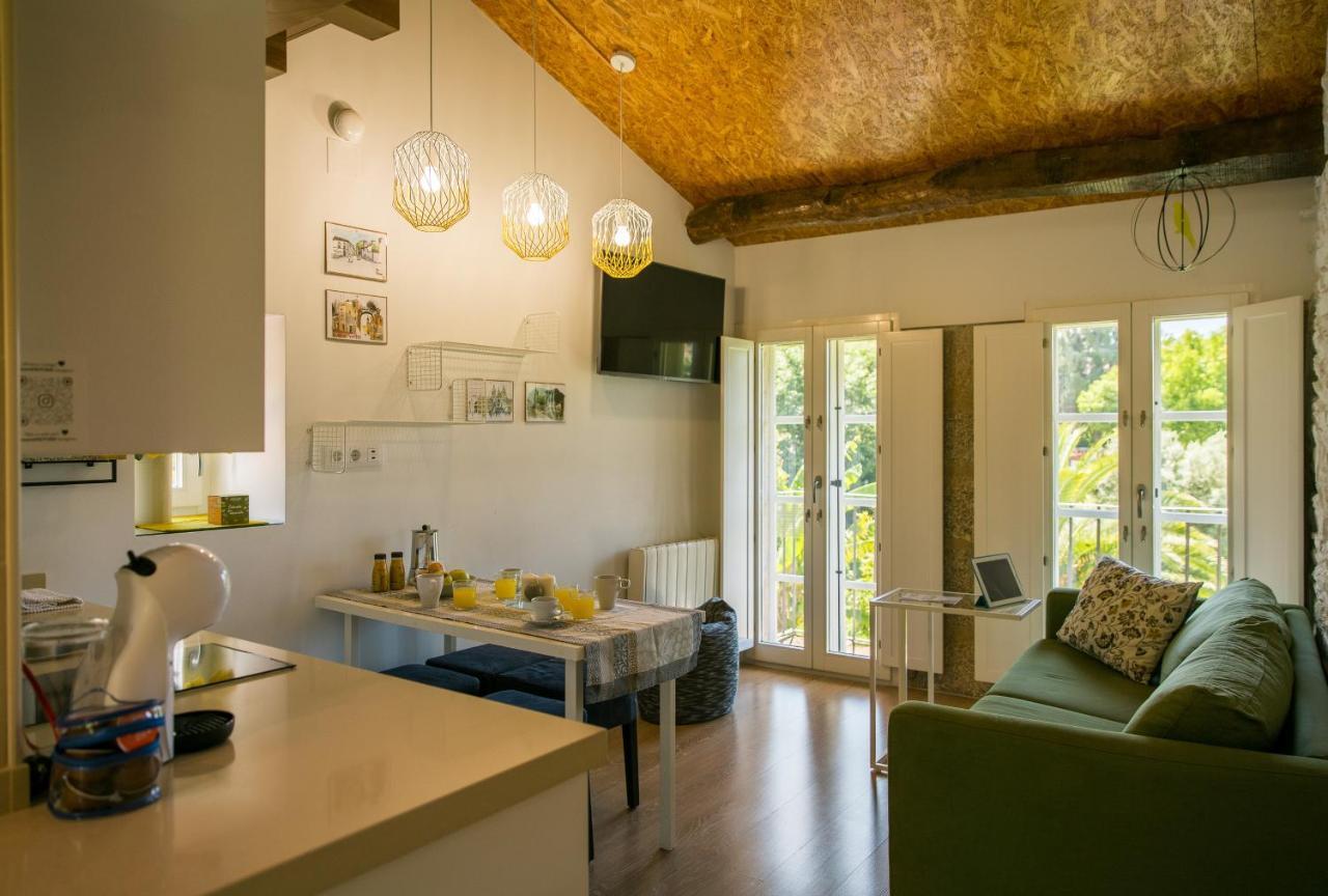 Roompedra Apartamentos Turisticos ซานติอาโก เด กอมโปสเตลา ภายนอก รูปภาพ