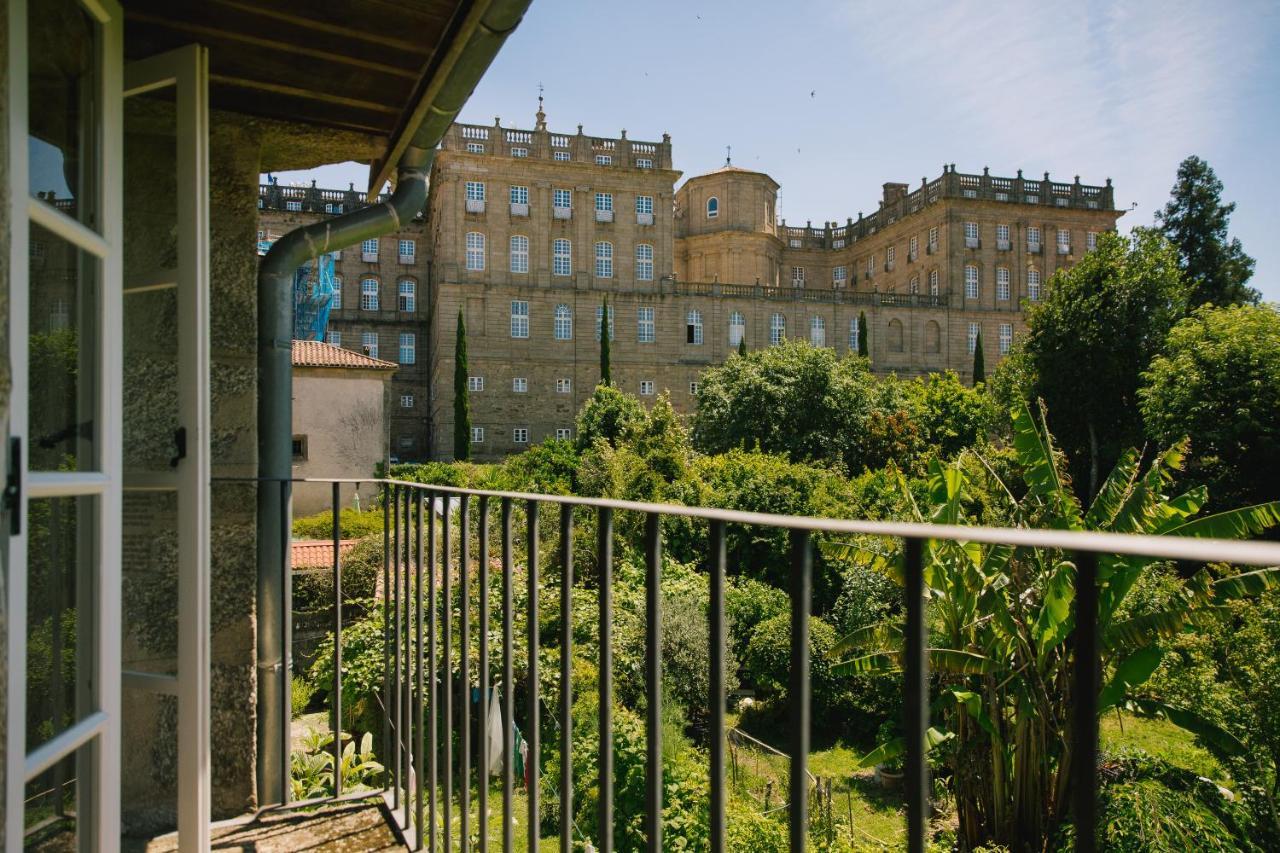 Roompedra Apartamentos Turisticos ซานติอาโก เด กอมโปสเตลา ภายนอก รูปภาพ