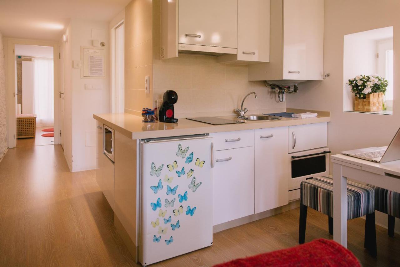 Roompedra Apartamentos Turisticos ซานติอาโก เด กอมโปสเตลา ภายนอก รูปภาพ