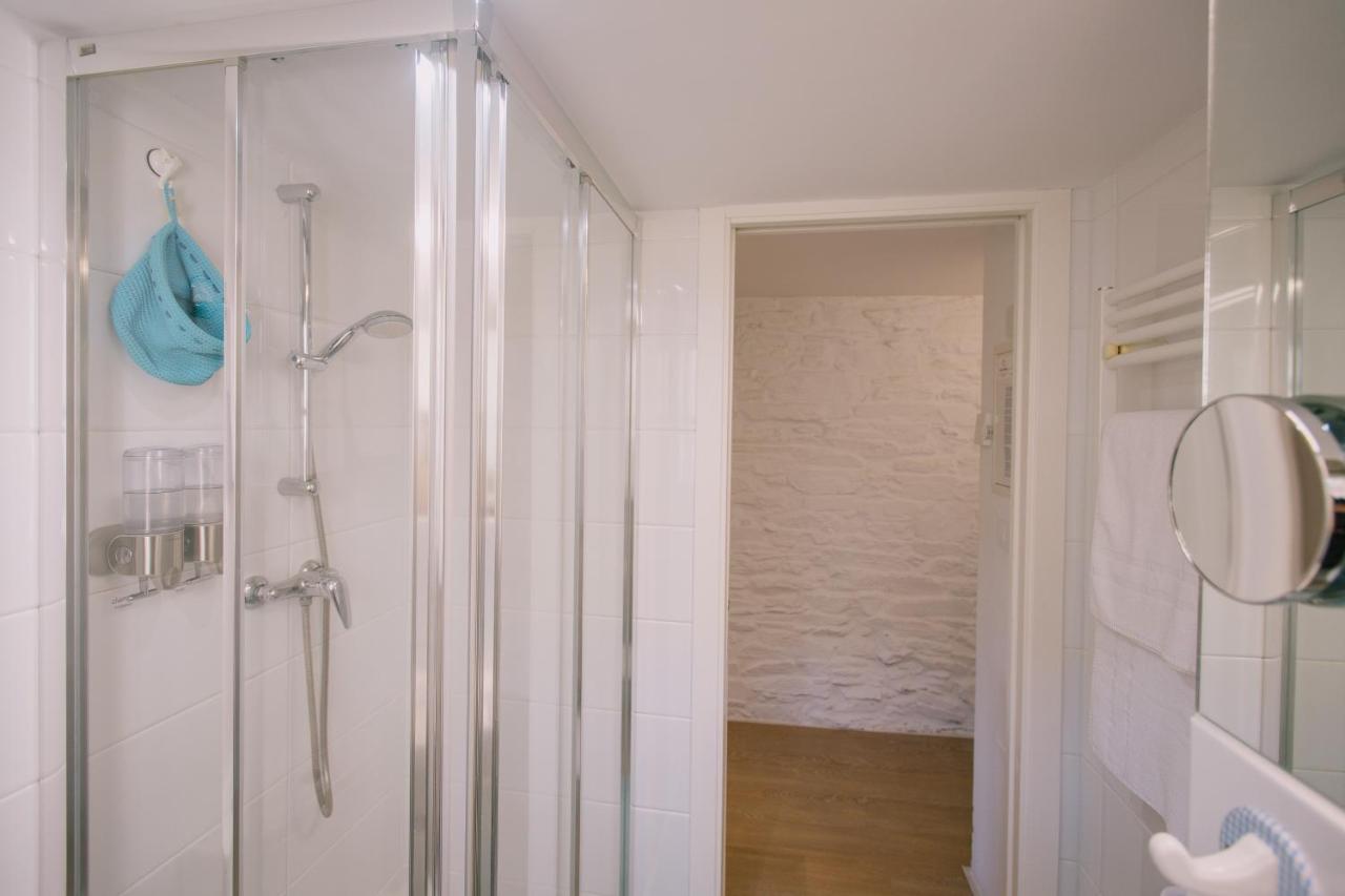 Roompedra Apartamentos Turisticos ซานติอาโก เด กอมโปสเตลา ภายนอก รูปภาพ