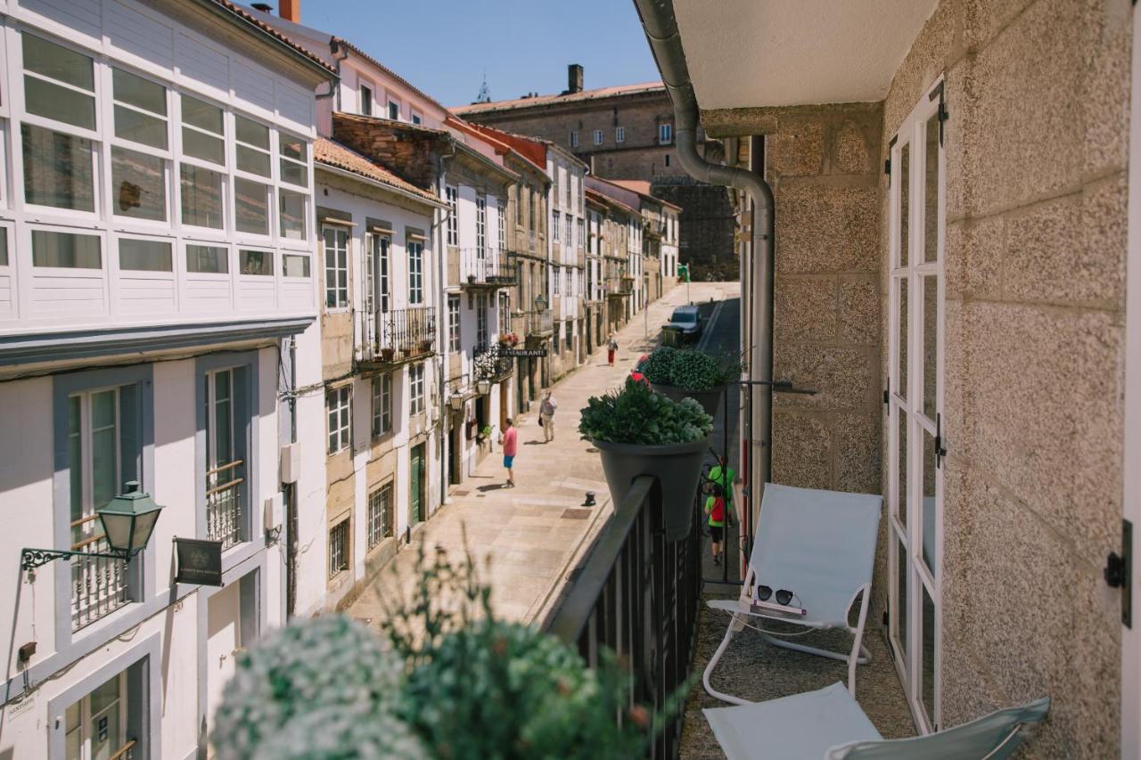 Roompedra Apartamentos Turisticos ซานติอาโก เด กอมโปสเตลา ภายนอก รูปภาพ
